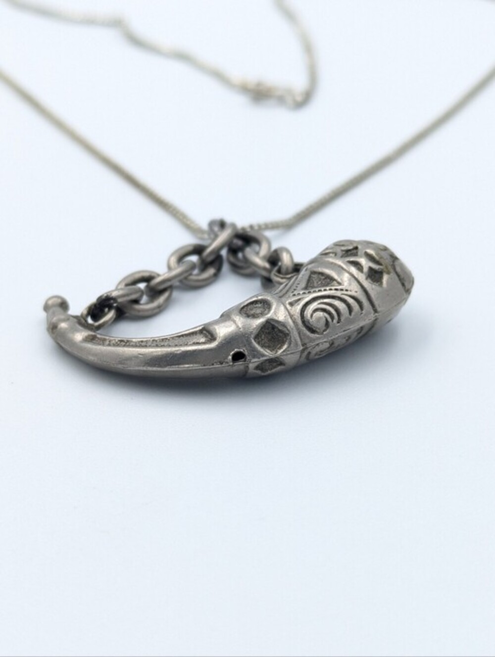 Antique Victorian Cornucopia / Horn pendant on vintage chain necklace - Picture 3 of 5